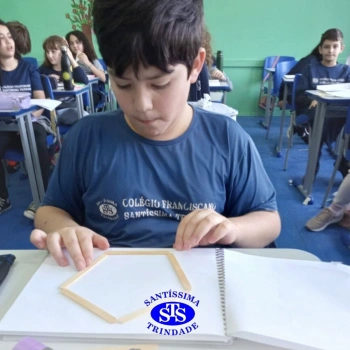 Estudo dos polígonos de forma lúdica | 5º ano