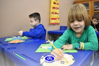 Alunos confeccionam boneco alusivo à Independência do Brasil | Inf. 5