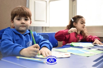Alunos confeccionam boneco alusivo à Independência do Brasil | Inf. 5