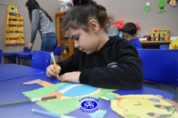 Alunos confeccionam boneco alusivo à Independência do Brasil | Inf. 5