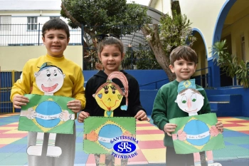 Alunos confeccionam boneco alusivo à Independência do Brasil | Inf. 5