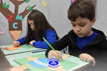 Alunos confeccionam boneco alusivo à Independência do Brasil | Inf. 5
