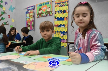 Alunos confeccionam boneco alusivo à Independência do Brasil | Inf. 5