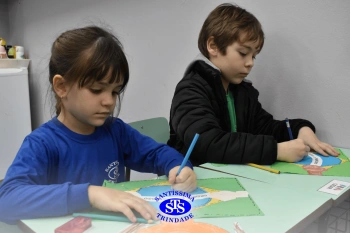 Alunos confeccionam boneco alusivo à Independência do Brasil | Inf. 5
