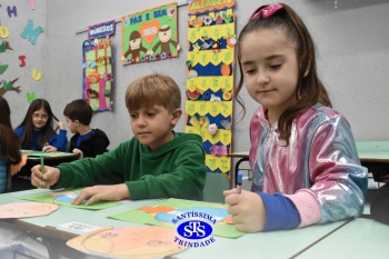 Alunos confeccionam boneco alusivo à Independência do Brasil | Inf. 5