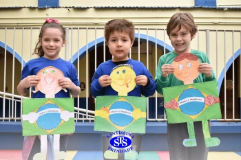 Alunos confeccionam boneco alusivo à Independência do Brasil | Inf. 5