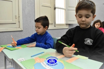 Alunos confeccionam boneco alusivo à Independência do Brasil | Inf. 5