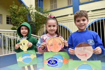 Alunos confeccionam boneco alusivo à Independência do Brasil | Inf. 5