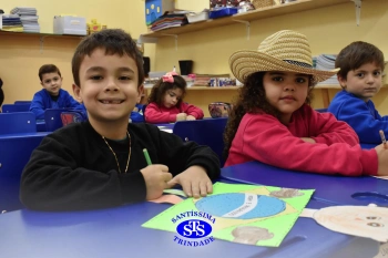 Alunos confeccionam boneco alusivo à Independência do Brasil | Inf. 5