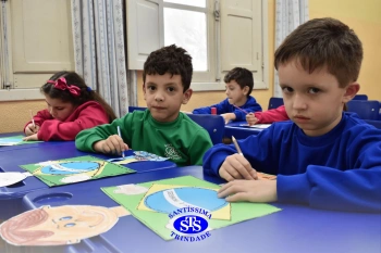 Alunos confeccionam boneco alusivo à Independência do Brasil | Inf. 5