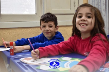 Alunos confeccionam boneco alusivo à Independência do Brasil | Inf. 5
