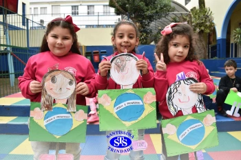 Alunos confeccionam boneco alusivo à Independência do Brasil | Inf. 5