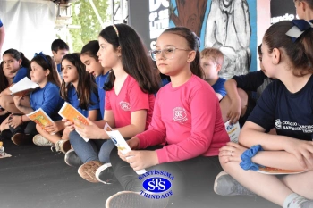 Alunos realizam apresentações artísticas na Feira do Livro 