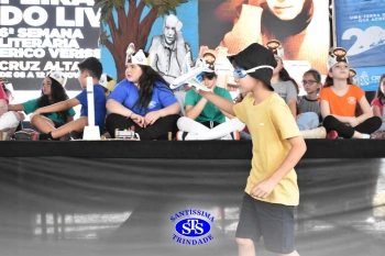 Alunos realizam apresentações artísticas na Feira do Livro 