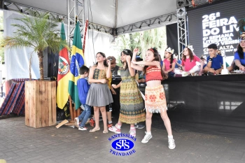 Alunos realizam apresentações artísticas na Feira do Livro 