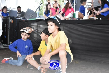 Alunos realizam apresentações artísticas na Feira do Livro 