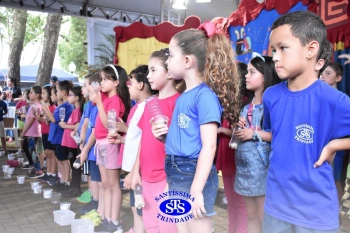 Alunos realizam apresentações artísticas na Feira do Livro 