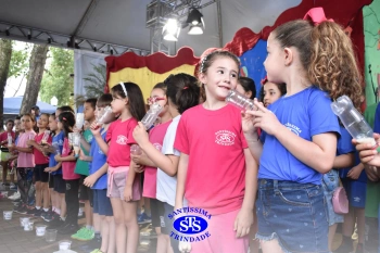 Alunos realizam apresentações artísticas na Feira do Livro 