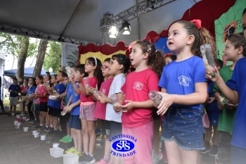 Alunos realizam apresentações artísticas na Feira do Livro 