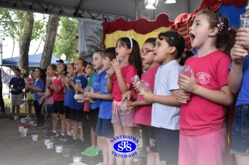 Alunos realizam apresentações artísticas na Feira do Livro 