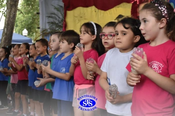 Alunos realizam apresentações artísticas na Feira do Livro 