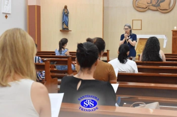 Oração pelos filhos reúne famílias na Capela