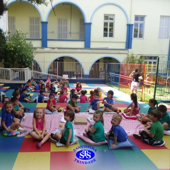 Infantil 4: piquenique para comemorar o aniversário do Colégio