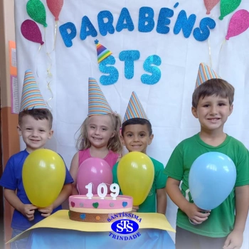 Infantil 4: piquenique para comemorar o aniversário do Colégio