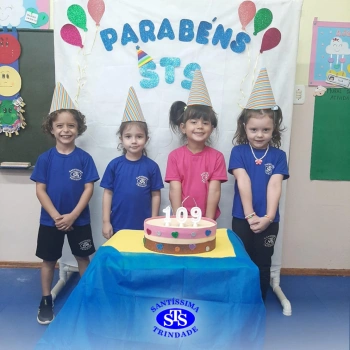 Infantil 4: piquenique para comemorar o aniversário do Colégio