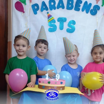 Infantil 4: piquenique para comemorar o aniversário do Colégio