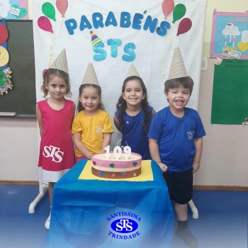 Infantil 4: piquenique para comemorar o aniversário do Colégio
