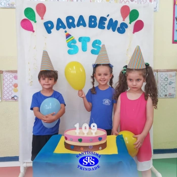 Infantil 4: piquenique para comemorar o aniversário do Colégio