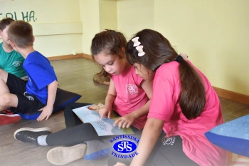 Contação de história sobre a vida de um autista com Tatiele Morais