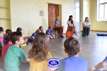 Contação de história sobre a vida de um autista com Tatiele Morais