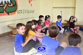 Contação de história sobre a vida de um autista com Tatiele Morais