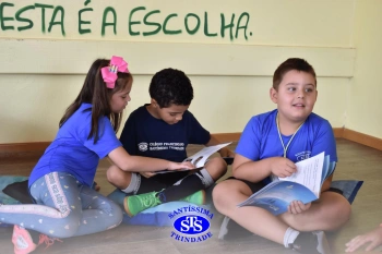 Contação de história sobre a vida de um autista com Tatiele Morais