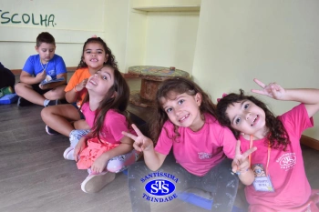 Contação de história sobre a vida de um autista com Tatiele Morais