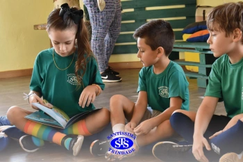Contação de história sobre a vida de um autista com Tatiele Morais