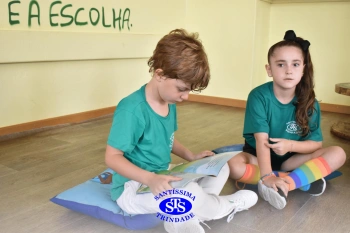 Contação de história sobre a vida de um autista com Tatiele Morais