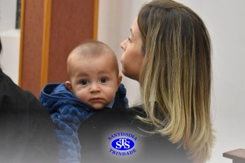 Comunidade se une em oração pelas mães