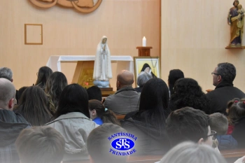 Comunidade se une em oração pelas mães