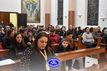 Comunidade se une em oração pelas mães