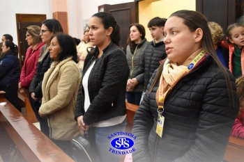 Comunidade se une em oração pelas mães