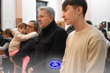 Comunidade se une em oração pelas mães
