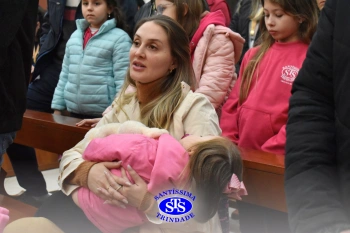 Comunidade se une em oração pelas mães