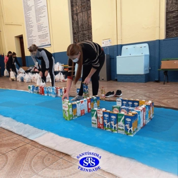 Tapete Fraterno com mais de 400 quilos de alimentos