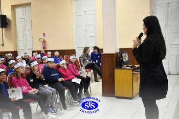 Alunos participam do projeto Autor Presente com a escritora Greice Pozzatto | 2º ano