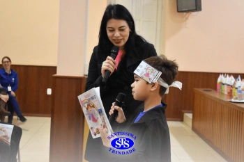Alunos participam do projeto Autor Presente com a escritora Greice Pozzatto | 2º ano