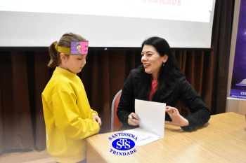 Alunos participam do projeto Autor Presente com a escritora Greice Pozzatto | 2º ano