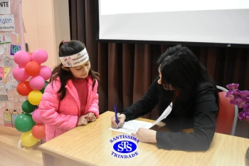 Alunos participam do projeto Autor Presente com a escritora Greice Pozzatto | 2º ano
